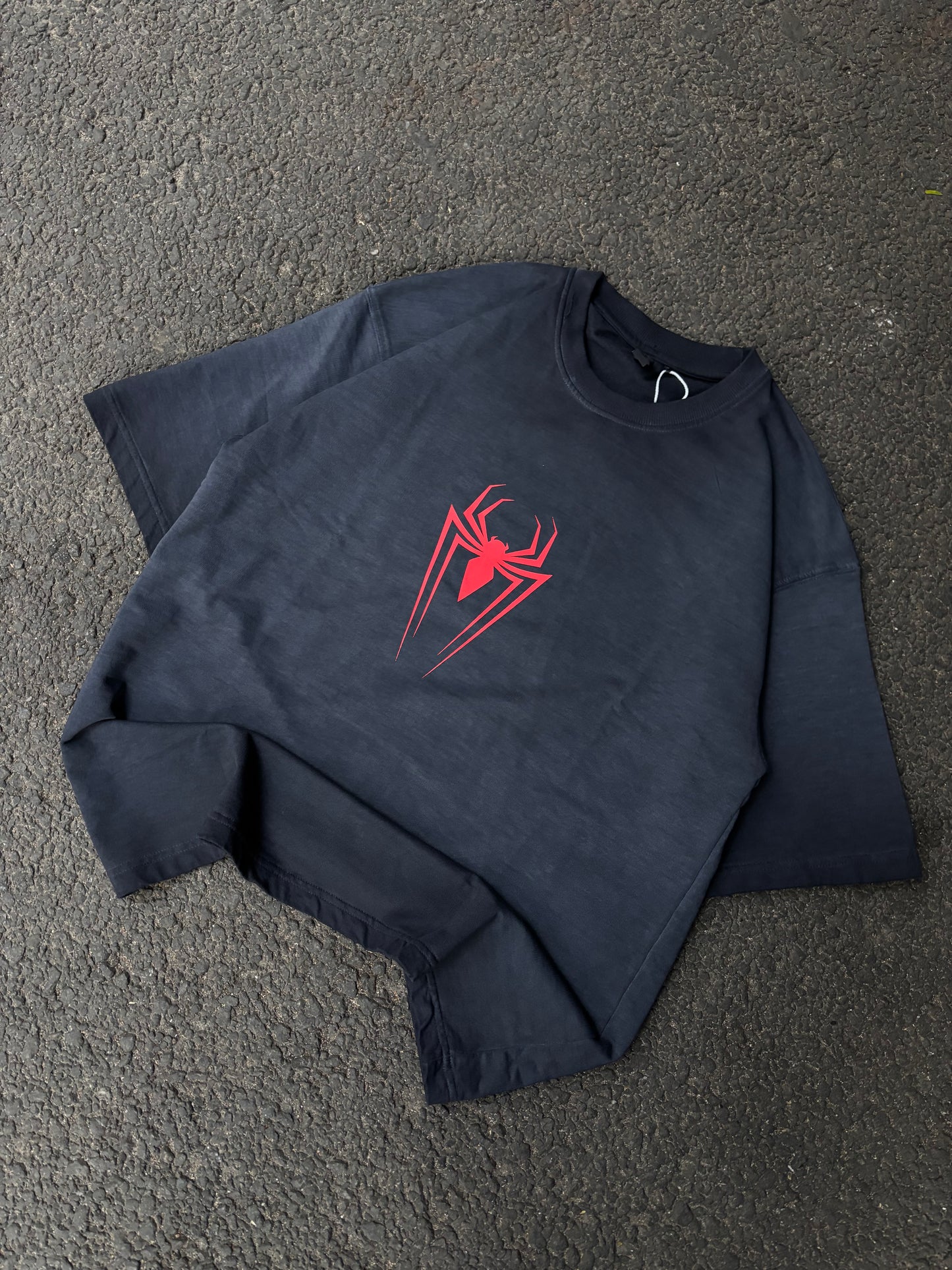 Red spider faded oversized tee
