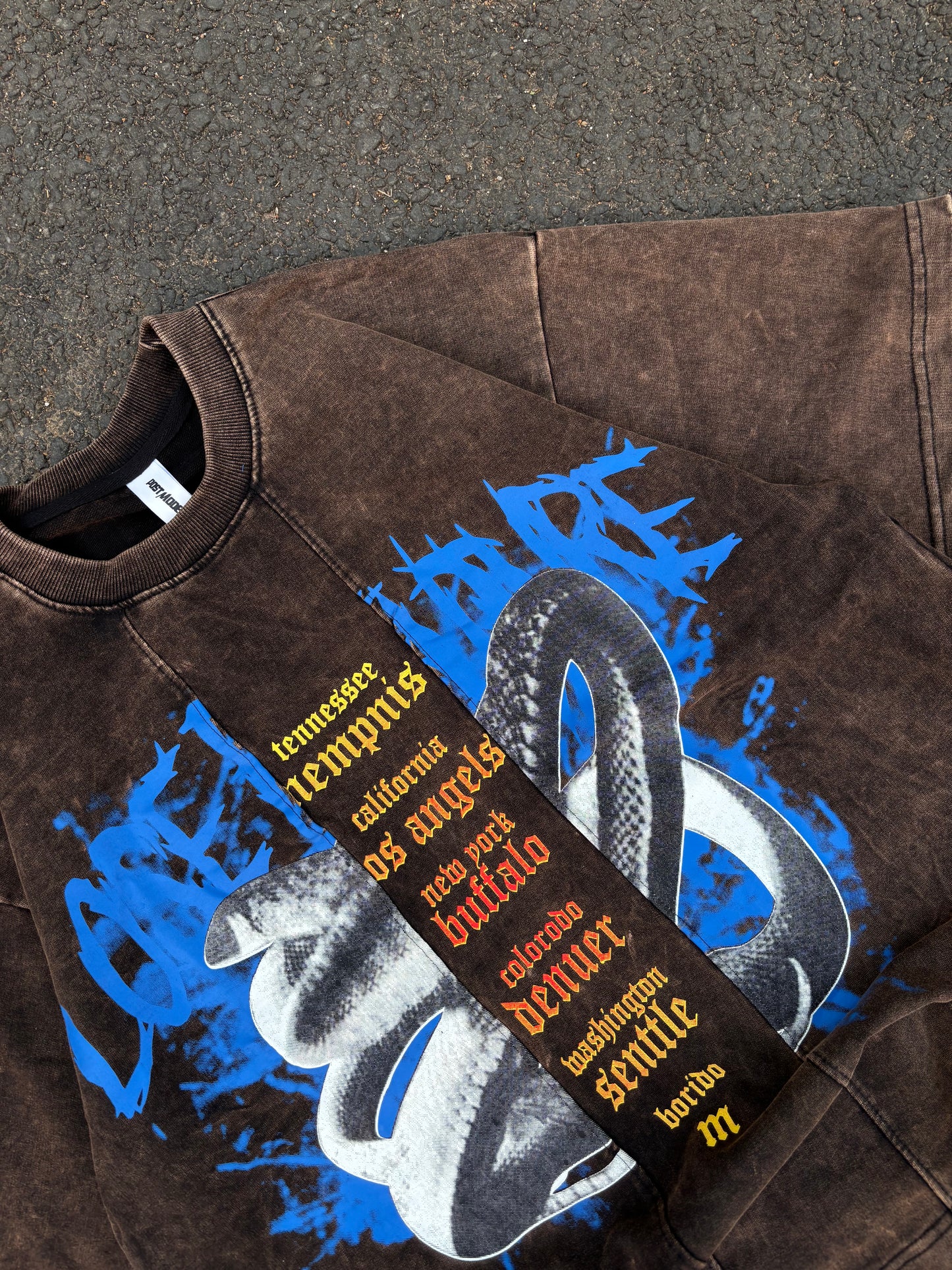 Snake brown acid wash oversized tee