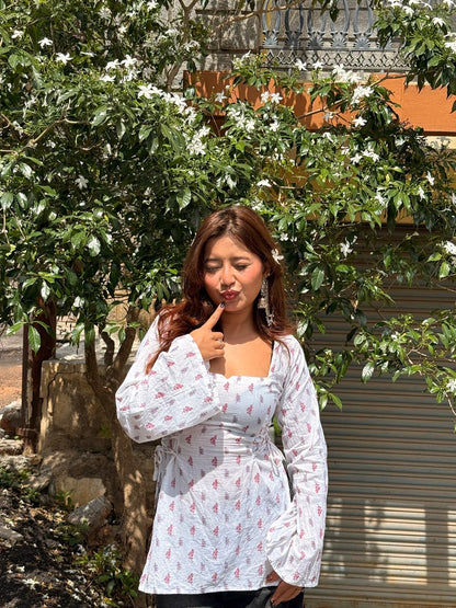 Aaira white full sleeve kurti