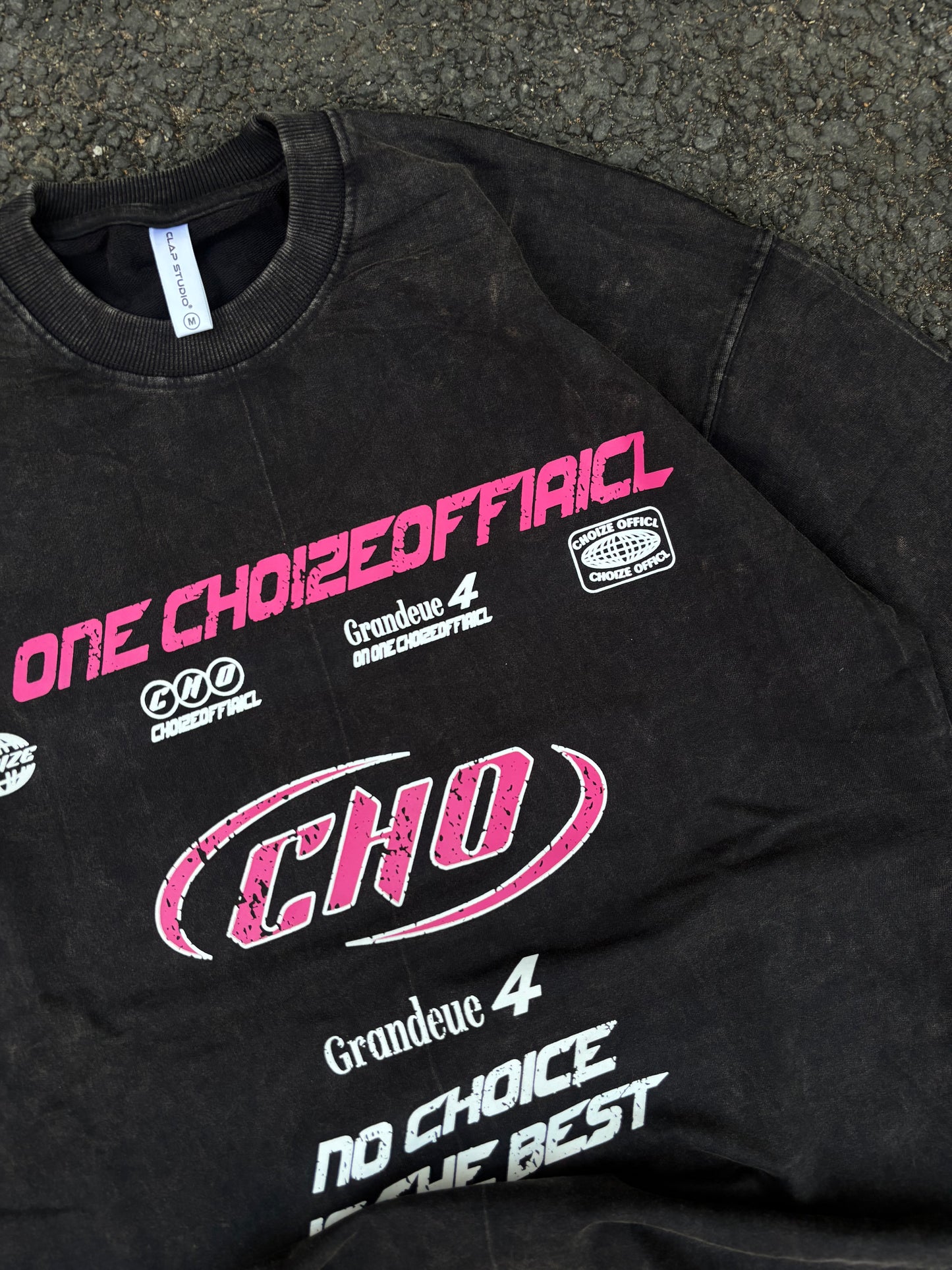 Cho acid wash black oversized tee