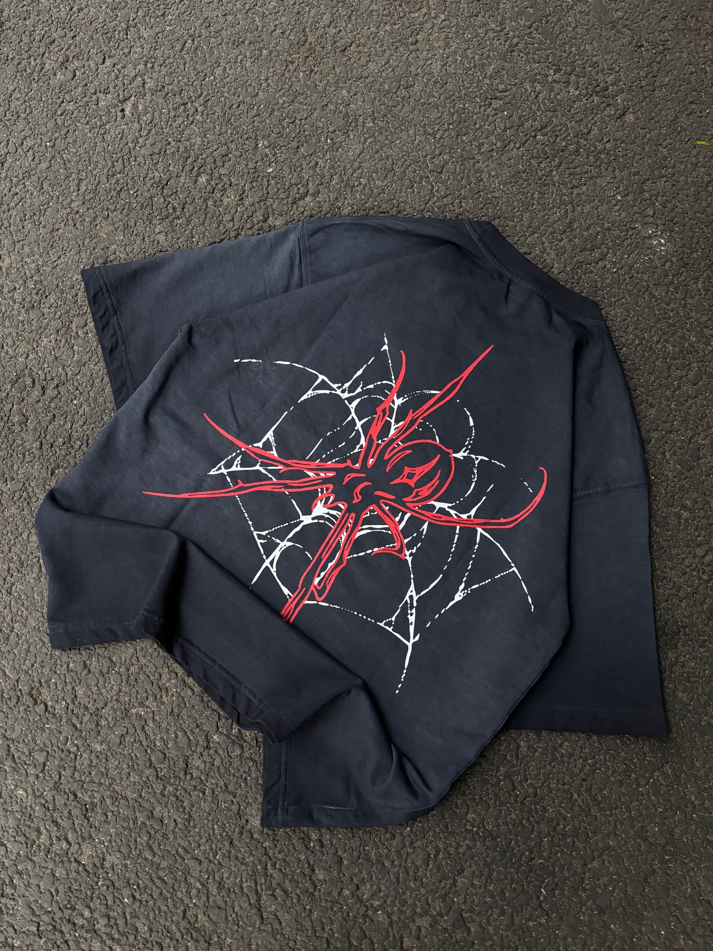 Red spider faded oversized tee