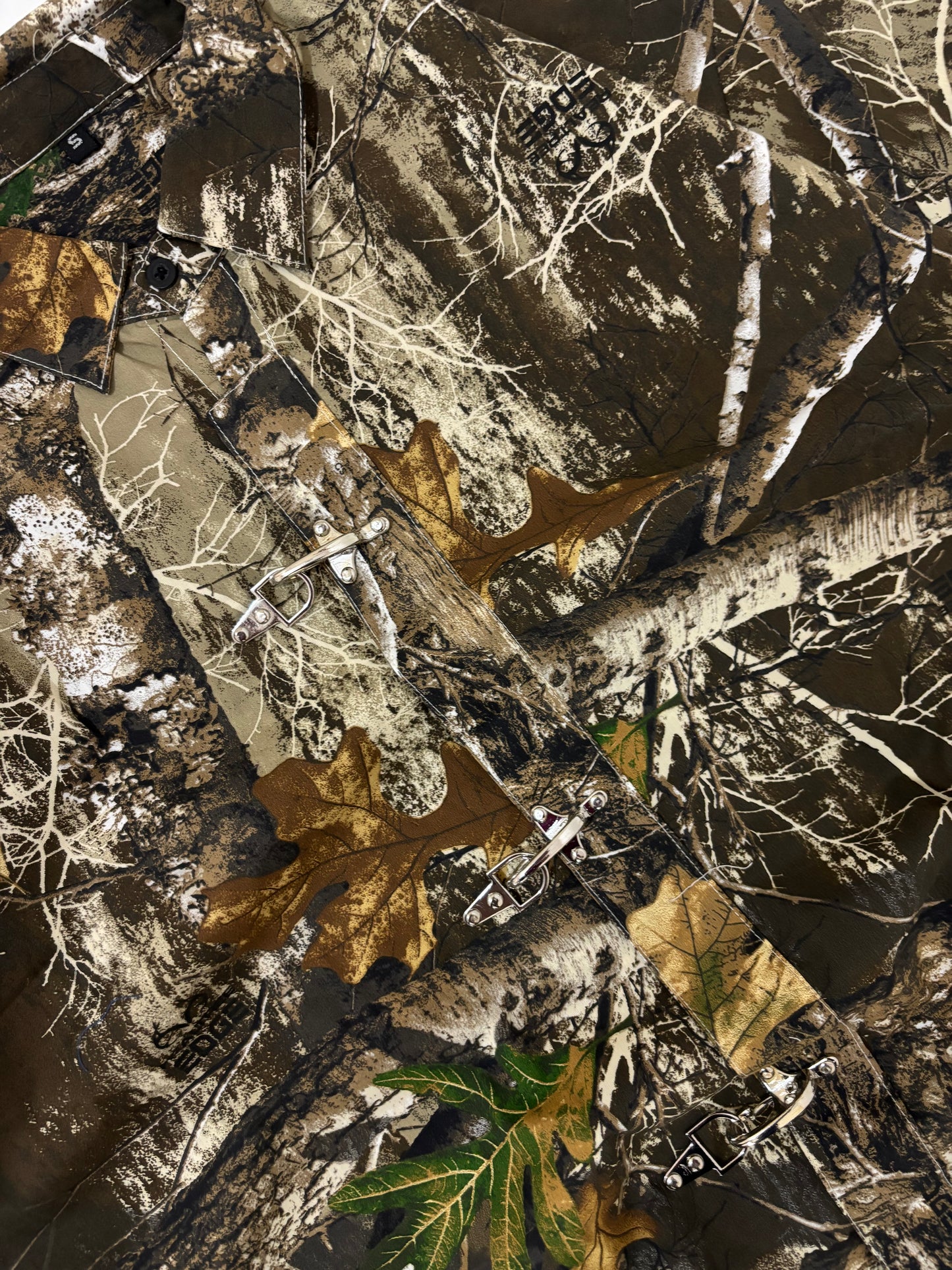 Clasp camo shirt