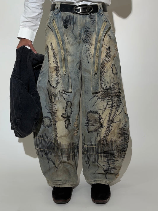 Scratch pattern baggy jeans