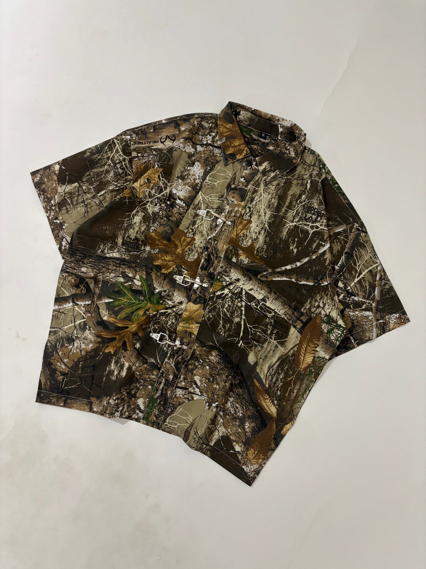 Clasp camo shirt