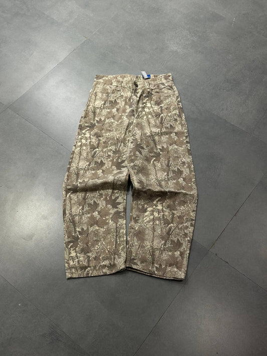 Leaves print camo pants