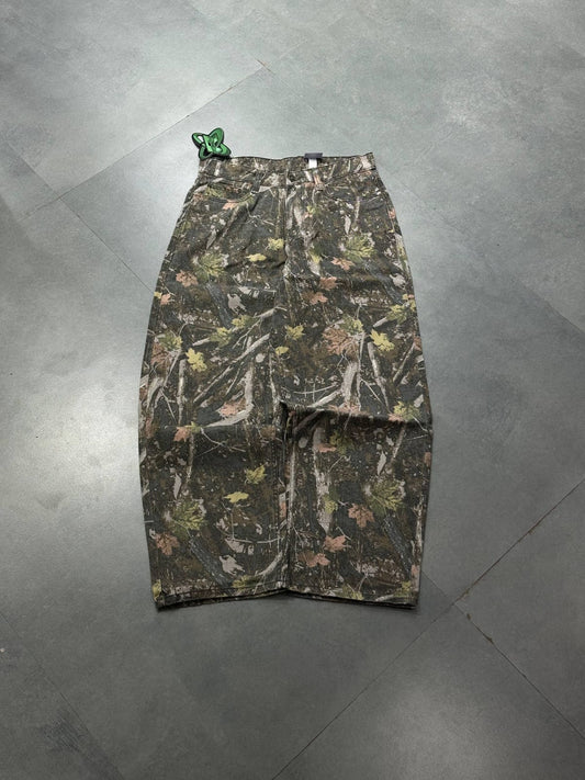 Dark shade real tree camo